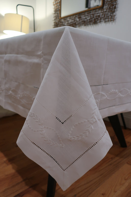 European Leaf Embroidered Tablecloth