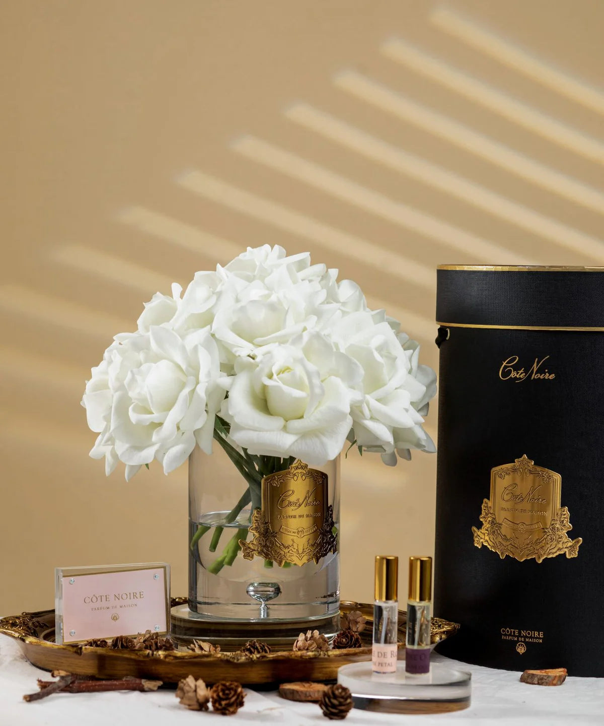 Cote Noire Luxury Grand Bouquet - White - Gold Badge